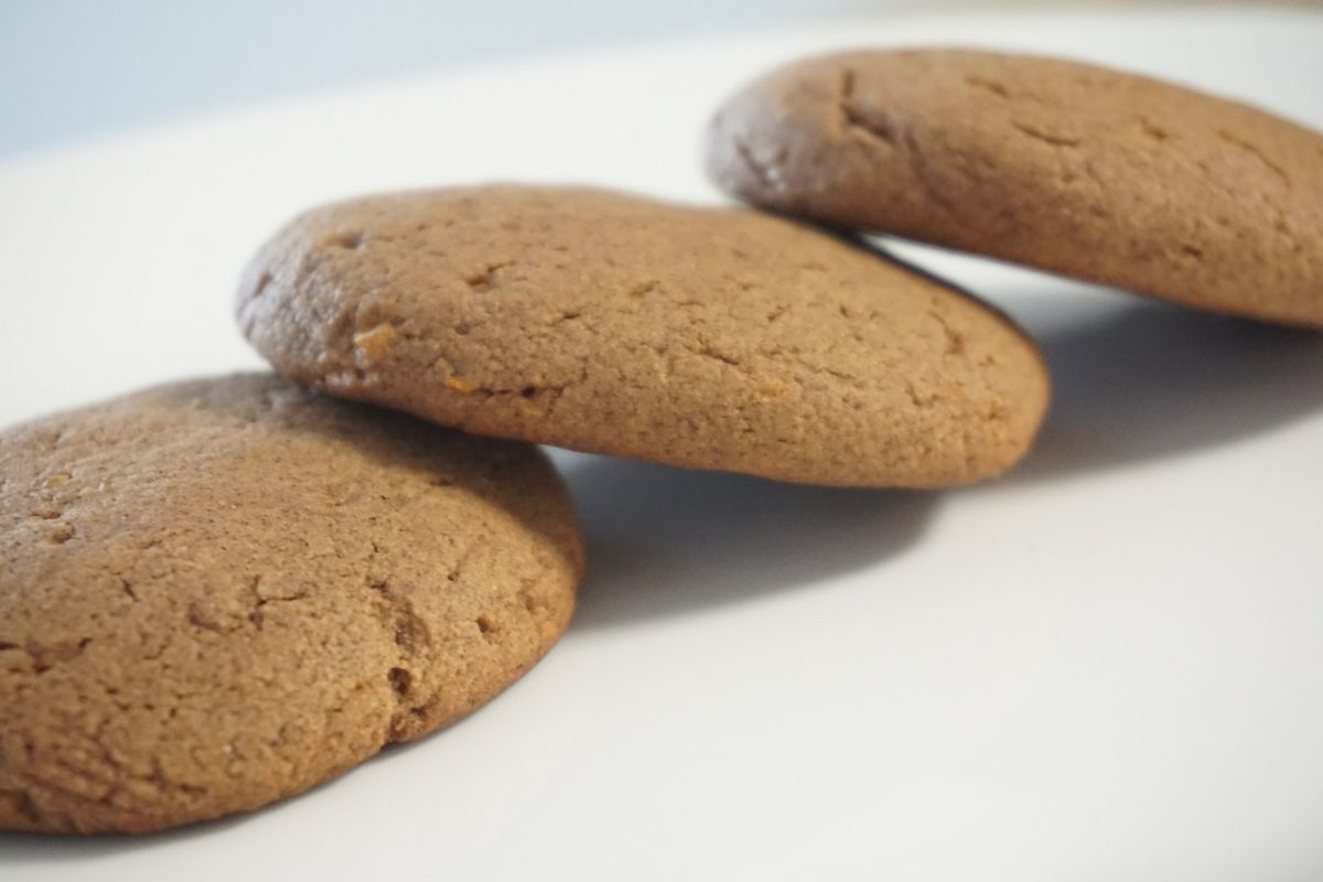 Whole Wheat And Finger Millet (Ragi) Chocolate Cookies