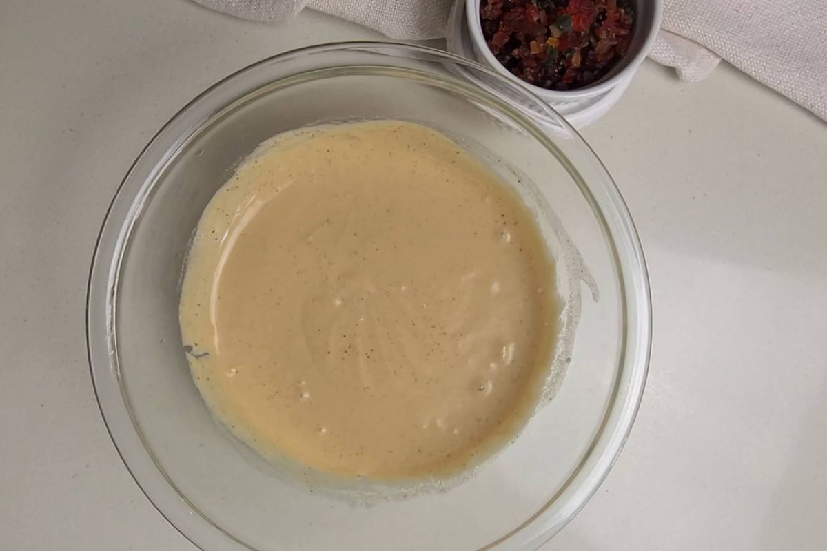 Yogurt and vanilla mixed together.