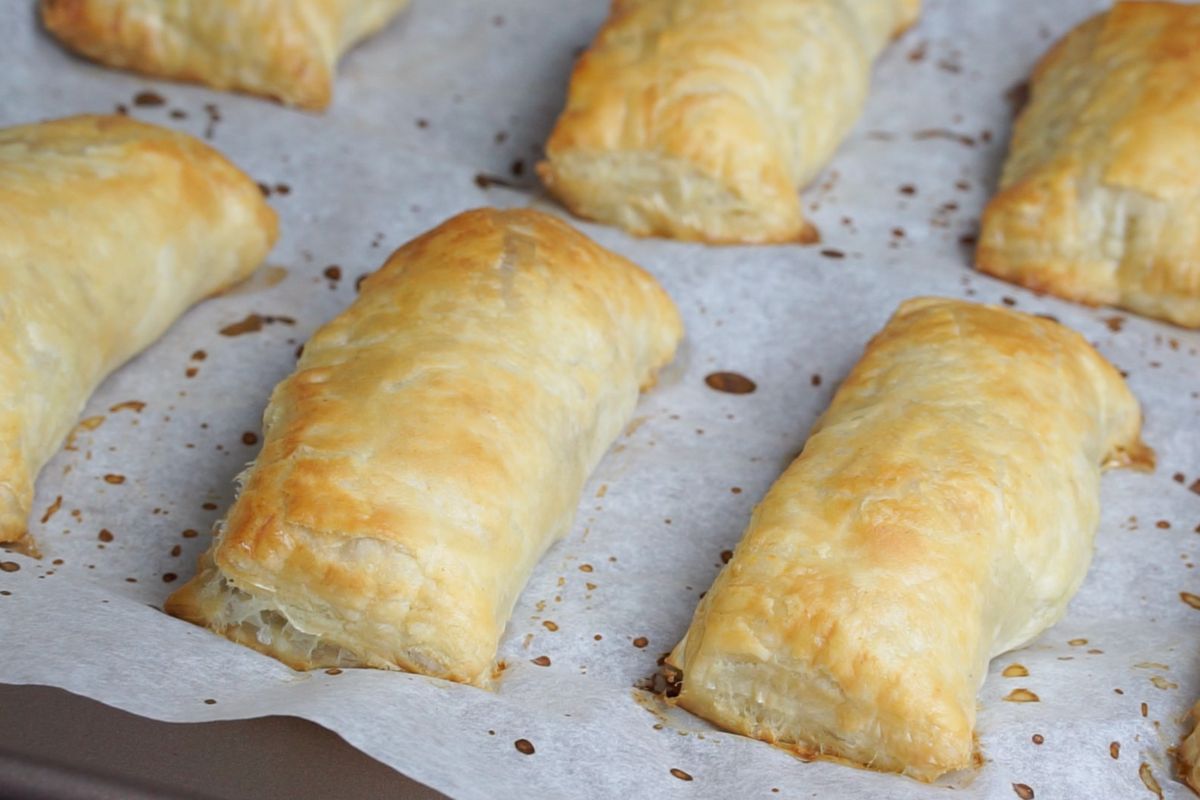 Baked aloo puff pastries.