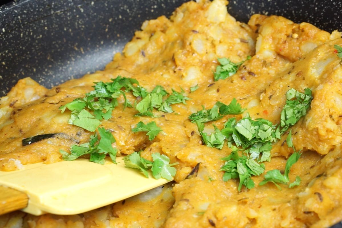 Chopped coriander sprinkled for garnish.