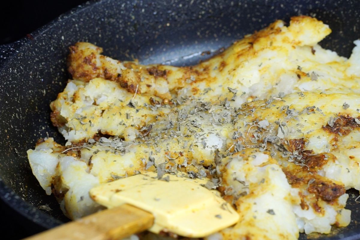 Kasuri methi crushed and sprinkled on top.