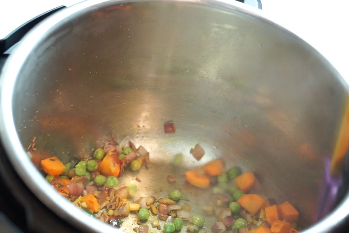Vegetables added to instant pot.
